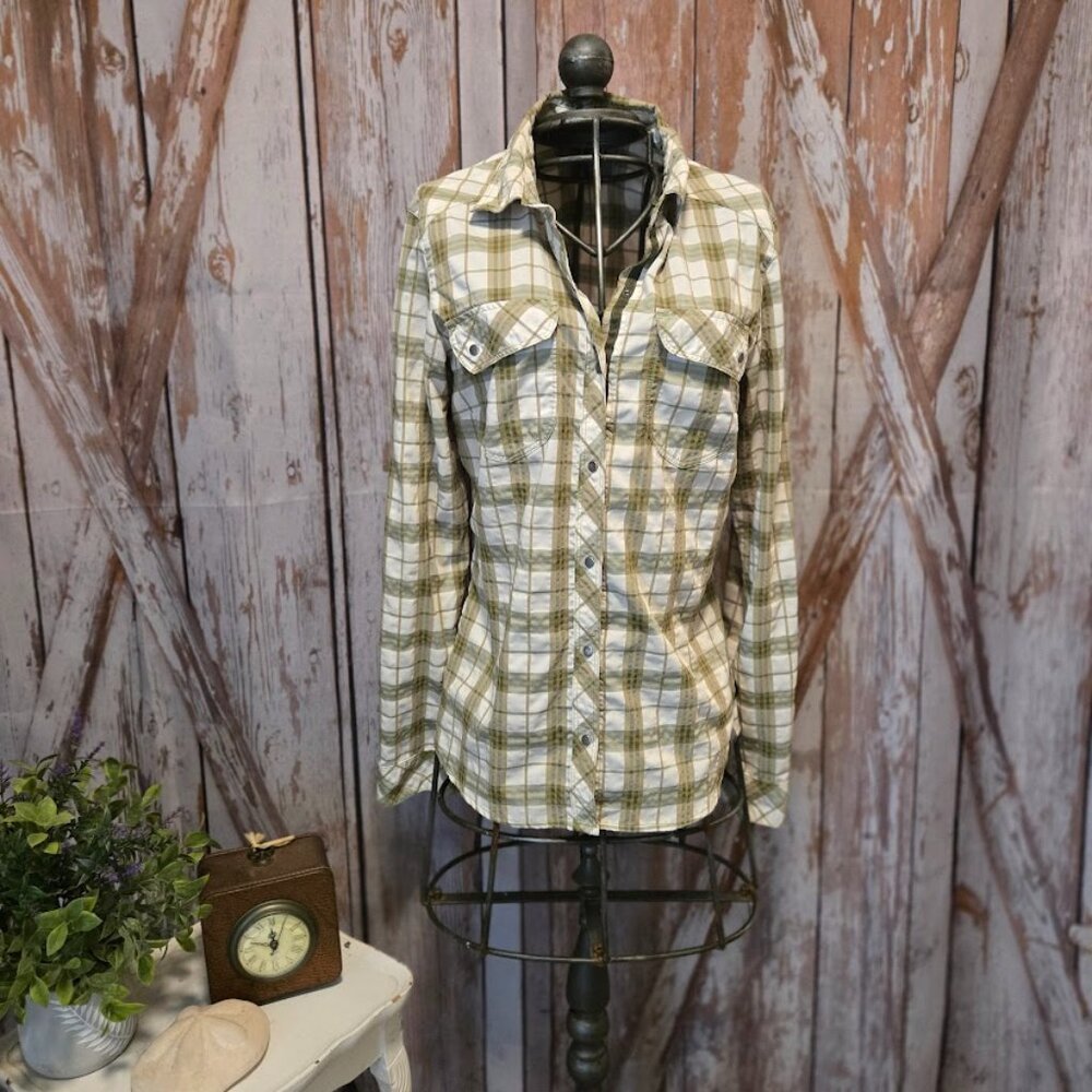 Western Inspired Classic Green Plaid Button-Up Shirt